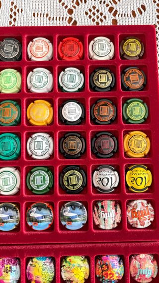 184 Placas/chapas de Cava *Josep M ferret *y Colet