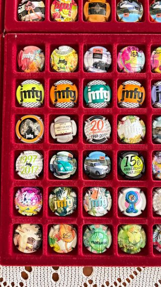 184 Placas/chapas de Cava *Josep M ferret *y Colet