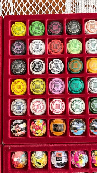 184 Placas/chapas de Cava *Josep M ferret *y Colet