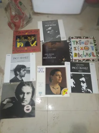 Lote Vinilos Paco Ibáñez, Radio Futura, etc.