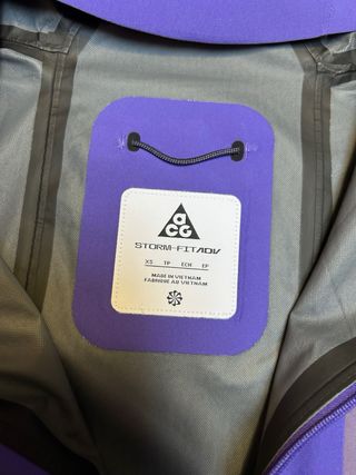 Chaqueta Nike ACG Anorak Morado Negro