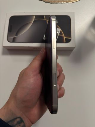 iPhone 16 Pro Max Gris