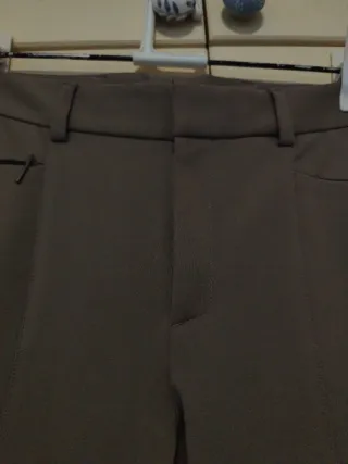 Pantalón beige mujer