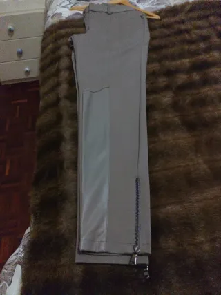 Pantalón beige mujer