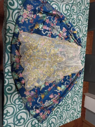 Falda de niña fallera azul con bordados