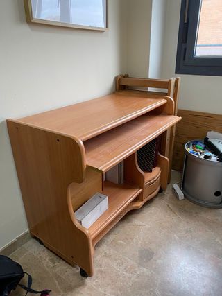 Escritorio madera con cajones