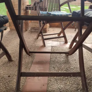 Conjunto mesa y 5 sillas de teca