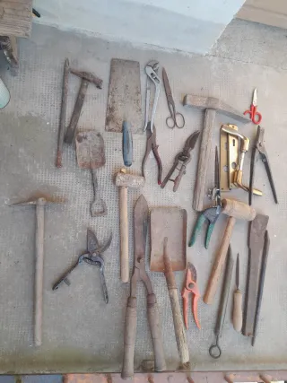 Attrezzi muratore carpentiere bricolage