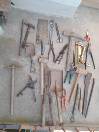 Attrezzi muratore carpentiere bricolage