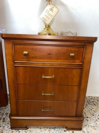 Dormitorio matrimonio fabricado madera de cerezo.