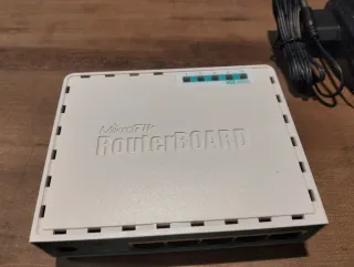 Router Mikrotik Hex RB750GR3 5 Puertos Gigabit