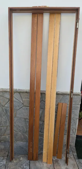 Puerta madera maciza entrada