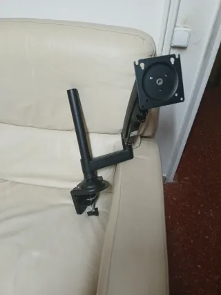 Monitor LG 24 con soporte (2 semanas uso)