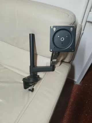 Monitor LG 24 con soporte (2 semanas uso)