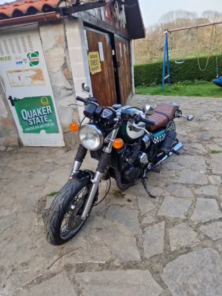 Triumph Thunderbird Legend TT Moto Clásica