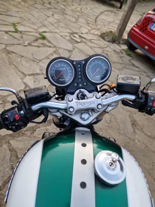 Triumph Thunderbird Legend TT Moto Clásica