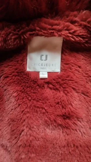 REBAJAS INVIERNO Abrigo rojo Chic&June con pelo