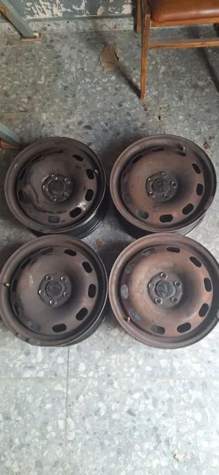 Llantas 15" de 5 bujes.