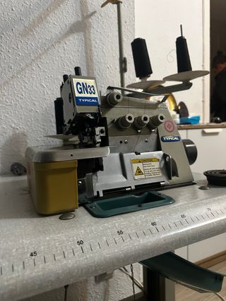Máquina de coser industrial TYPICAL