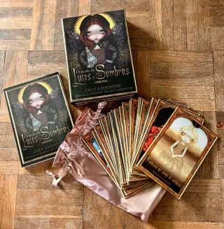 Oráculo de Luces y Sombras Tarot