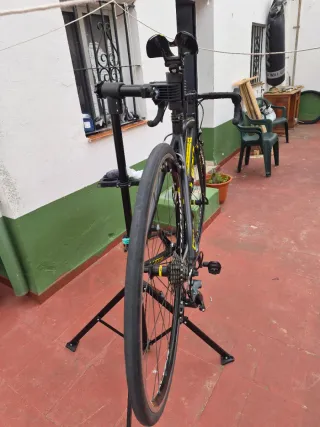 Fat bike on one y cóluer radar de caretera