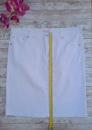 Falda vaquera blanca, PRECCHIO, talla 46.