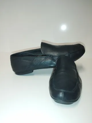 PRADA Mocasines de piel PRADA negros.