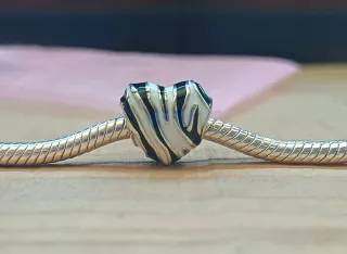 Charm | Corazón Cebra