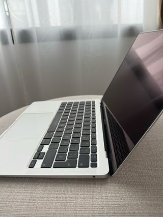 MacBook Air M1 13 8GB RAM 256GB