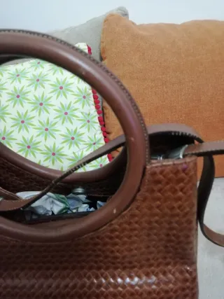 Bolso de piel trenzada marrón