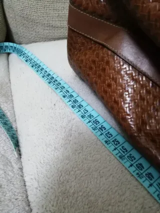 Bolso de piel trenzada marrón