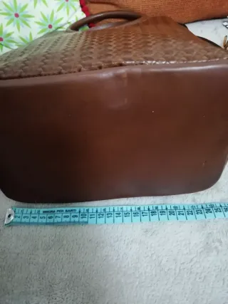 Bolso de piel trenzada marrón