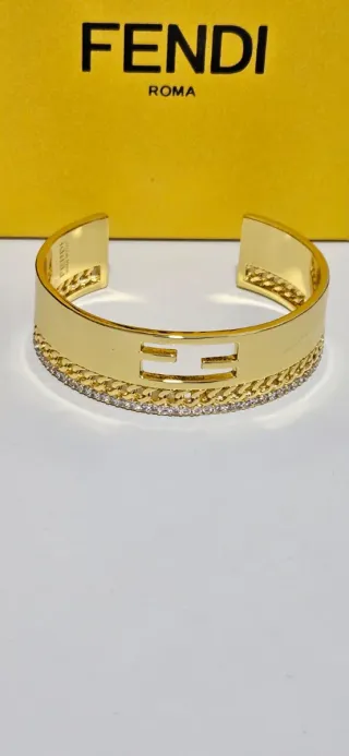 Pulsera Fendi Dorada con Cristales