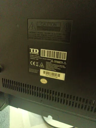 Televisión TD Systems 32" (para piezas o arreglo)