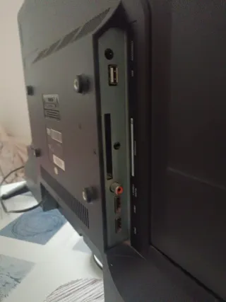 Televisión TD Systems 32" (para piezas o arreglo)