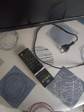 Televisión TD Systems 32" (para piezas o arreglo)