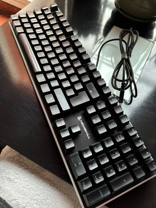 Teclado Newskill Suiko