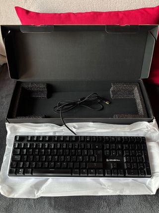 Teclado Newskill Suiko