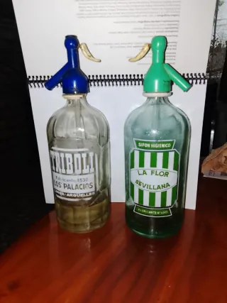 Vecchie bottiglie di sifoni