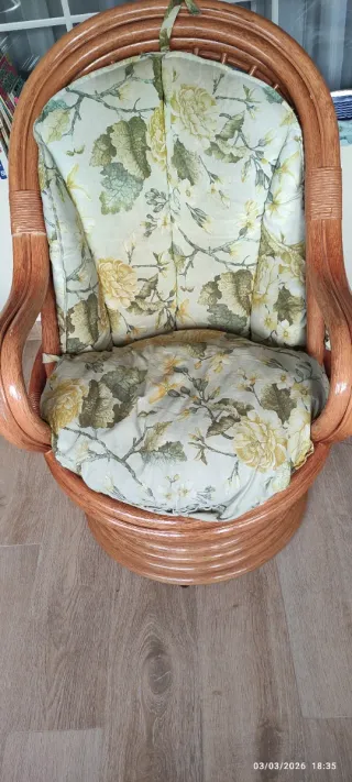 Poltrona a dondolo floreale