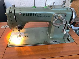 Refrey Transforma 427 Máquina de Coser