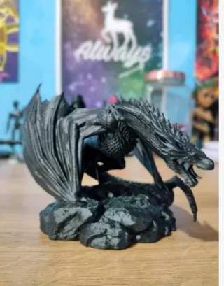 Figura Dragón Negro.
