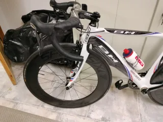 Bicicleta BH Aero Carbono.