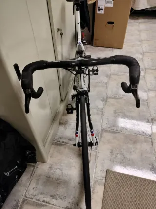 Bicicleta BH Aero Carbono.