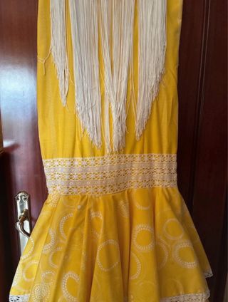 Vestido de flamenca amarillo con flecos