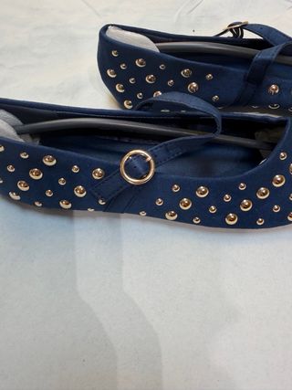 Bailarinas terciopelo azul con tachuelas doradas