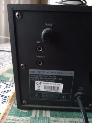 Altavoz SOYNTEC Beige y Negro