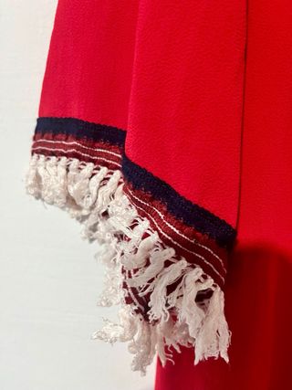 Kimono rojo con flecos