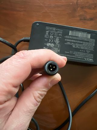 Cargador MDA 42V 2A Patinete Eléctrico