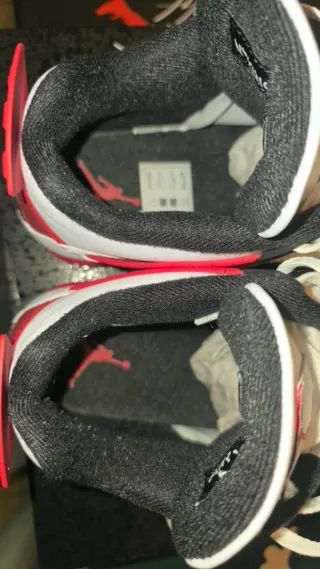 Air Jordan Retro 4 Black Red